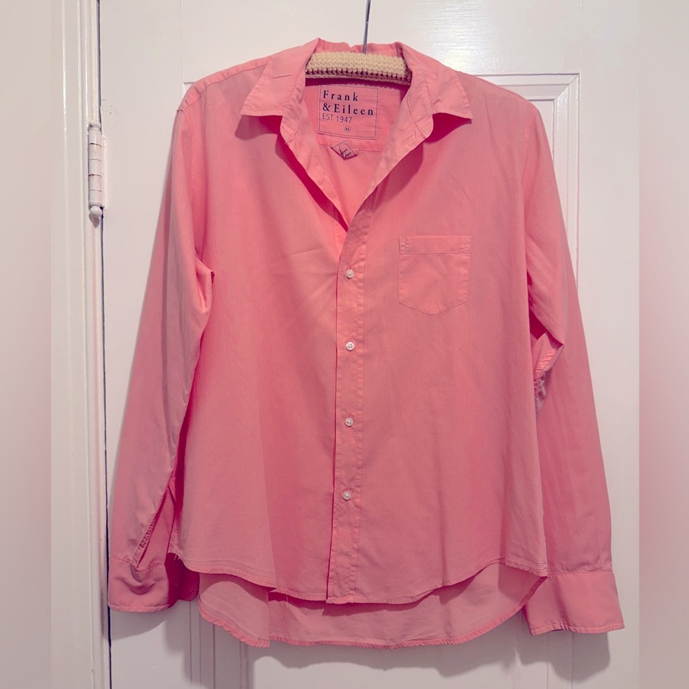 Frank & Eileen Button Down M Pristine condition, like new, dry cleaned, Pink.